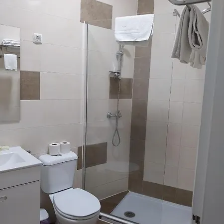 Konukevi Pensao Nova Goa Lisboa